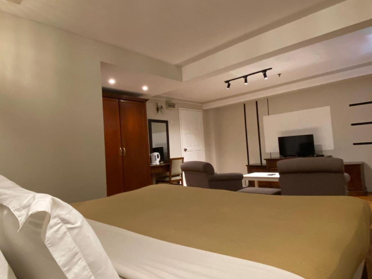 ברינצ'אנג The Little Star Studio Hotel- Star Regency מראה חיצוני תמונה