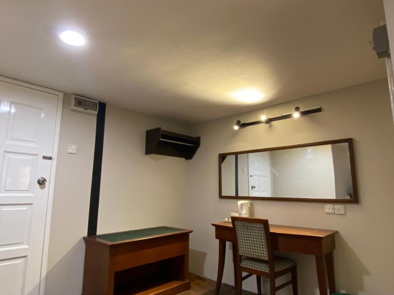 ברינצ'אנג The Little Star Studio Hotel- Star Regency מראה חיצוני תמונה