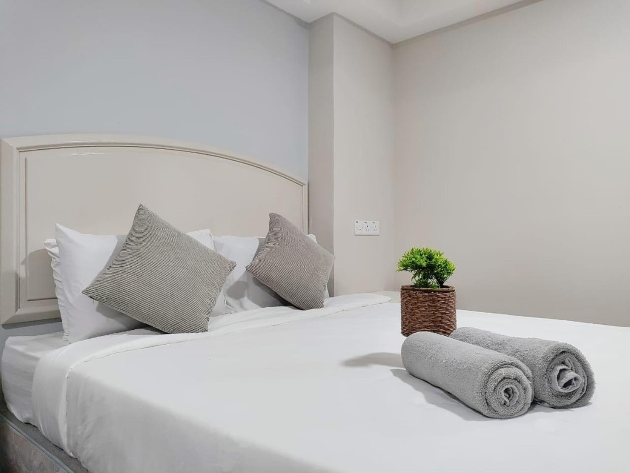 ברינצ'אנג The Little Star Studio Hotel- Star Regency מראה חיצוני תמונה