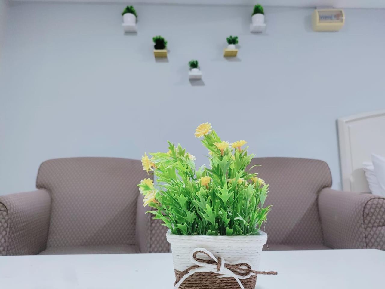 ברינצ'אנג The Little Star Studio Hotel- Star Regency מראה חיצוני תמונה