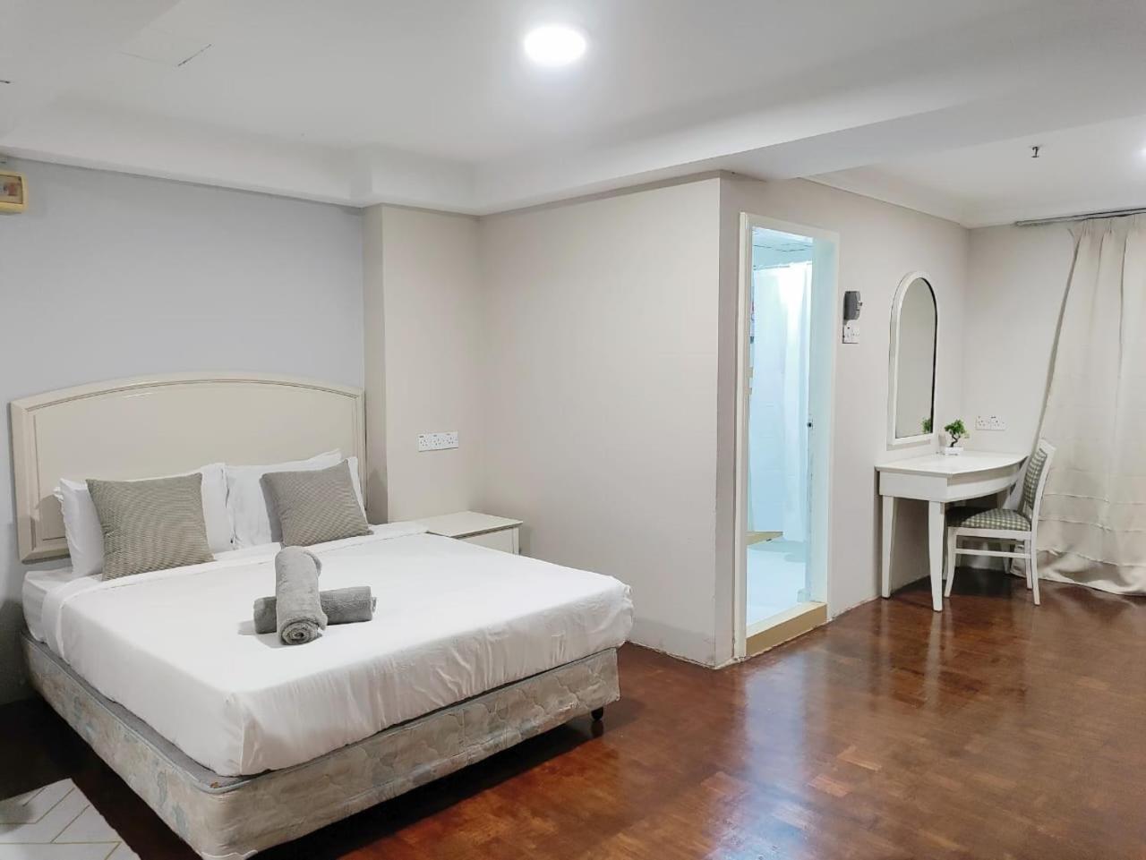 ברינצ'אנג The Little Star Studio Hotel- Star Regency מראה חיצוני תמונה