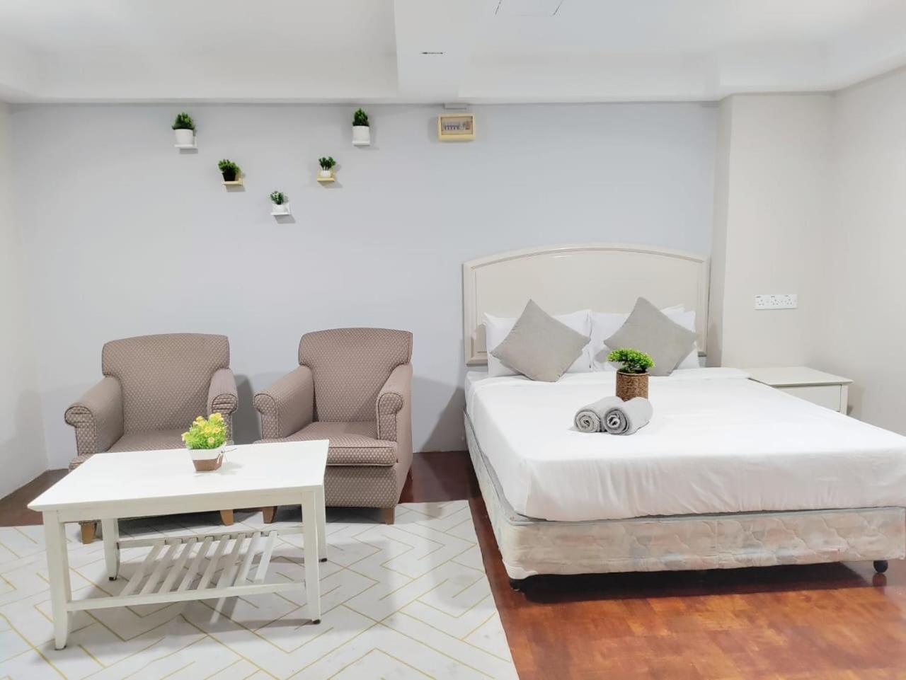 ברינצ'אנג The Little Star Studio Hotel- Star Regency מראה חיצוני תמונה
